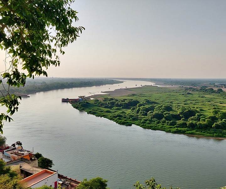Godavari River :Origin, Tributaries and Interesting Information